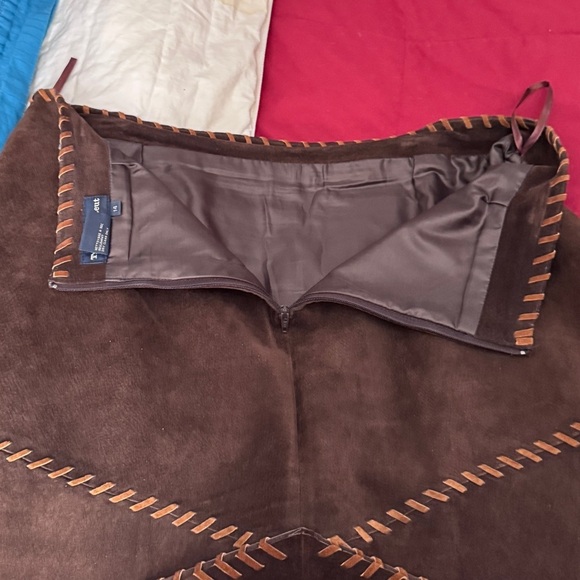 💥HOST PICK💥 Vintage Retro Tristan & Iseut Brown Suede Skirt, Stitch Detailing 💥 - Picture 7 of 15